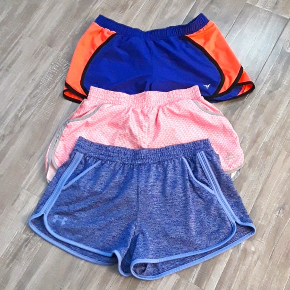 $4.99shipp. 3 Asstd shorts women xs,s,sm